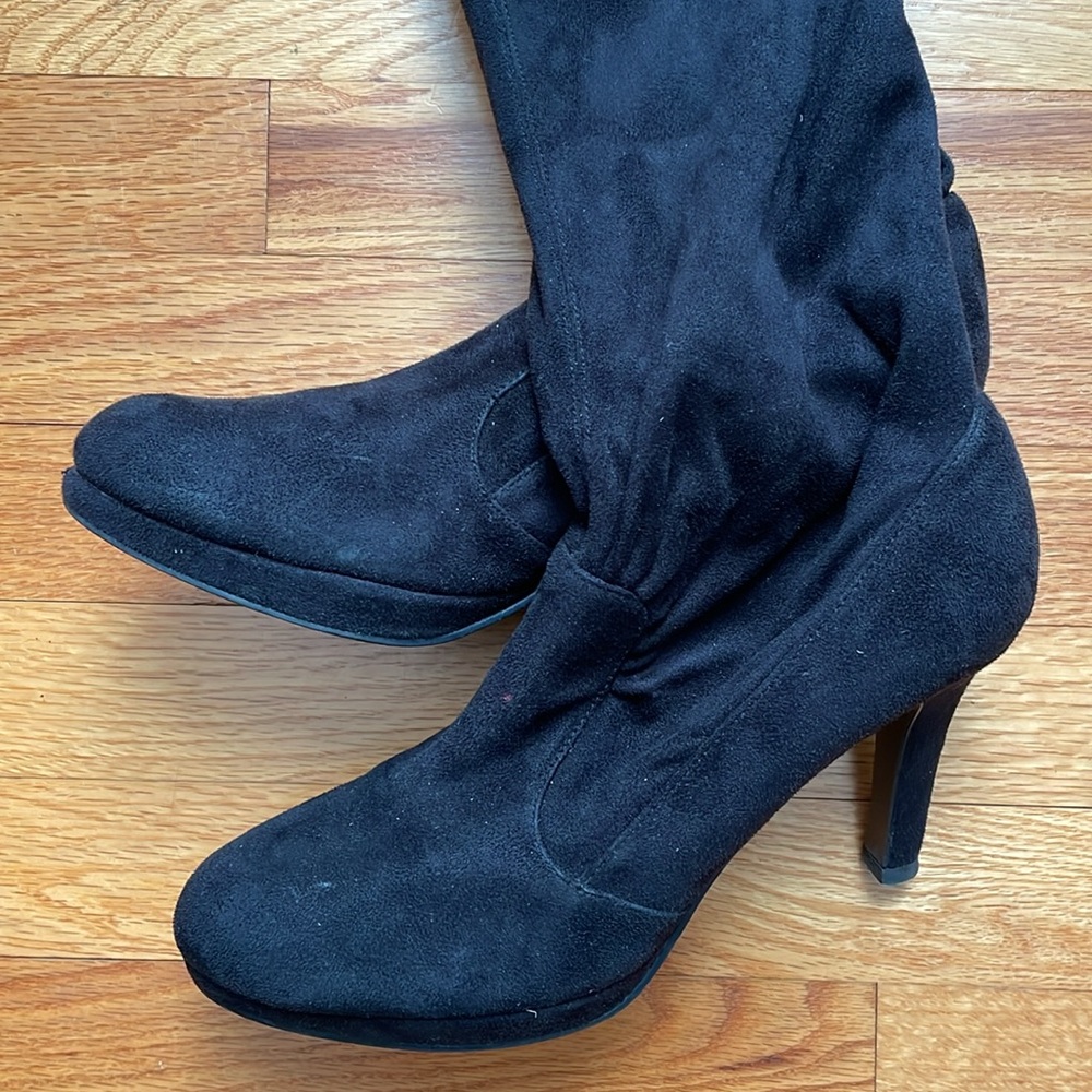 TAHARI Elegant Black Boots